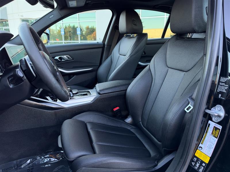 Vehicle photo 25