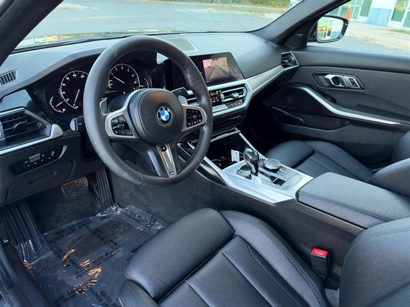 Vehicle photo 26