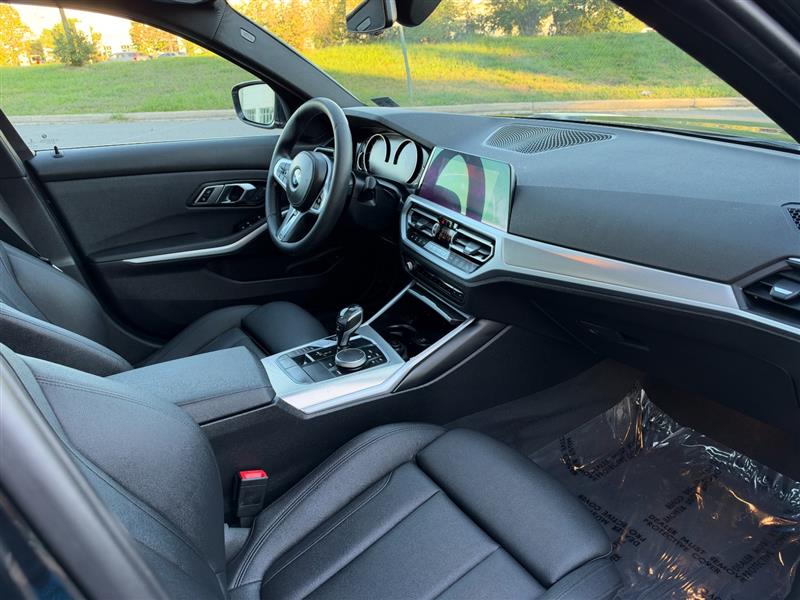 Vehicle photo 36
