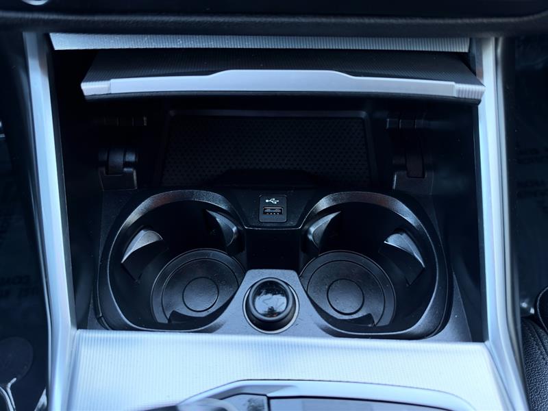Vehicle photo 44