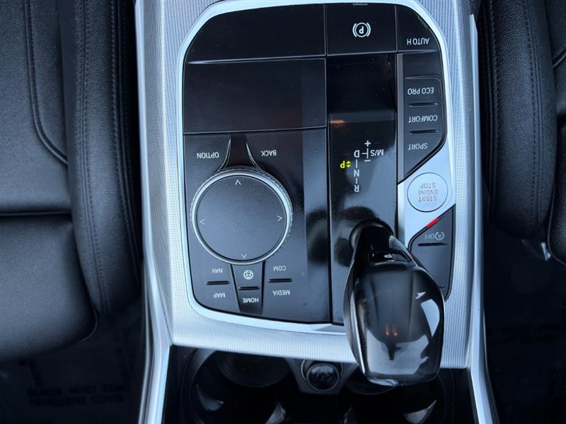 Vehicle photo 45