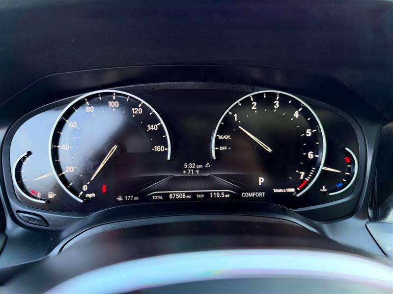 Vehicle photo 56