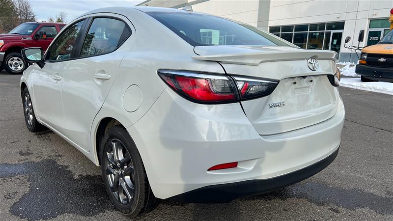 2019 Toyota Yaris LE - Photo 8