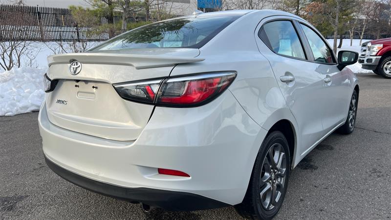 2019 Toyota Yaris LE - Photo 10