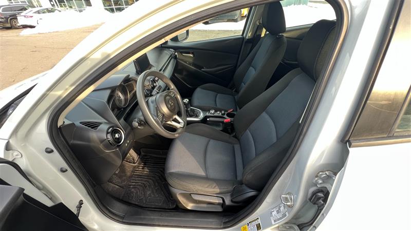 2019 Toyota Yaris LE - Photo 35