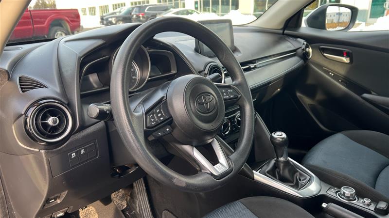 2019 Toyota Yaris LE - Photo 19