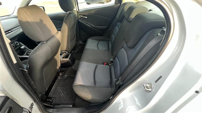 2019 Toyota Yaris LE - Photo 22
