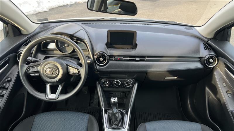 2019 Toyota Yaris LE - Photo 24