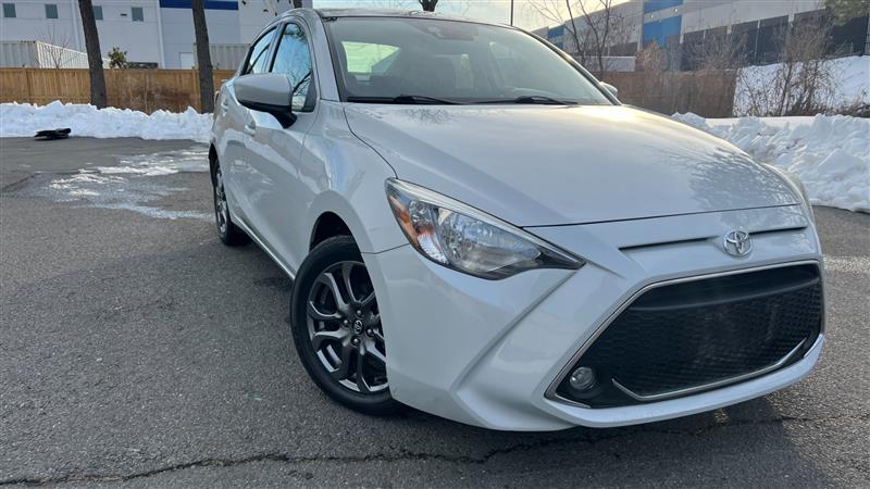 2019 Toyota Yaris LE - Photo 2