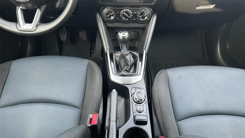 2019 Toyota Yaris LE - Photo 25