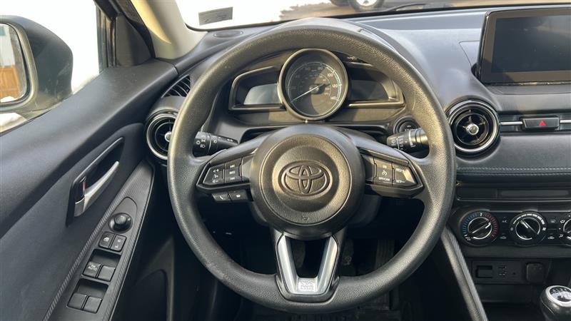 2019 Toyota Yaris LE - Photo 27