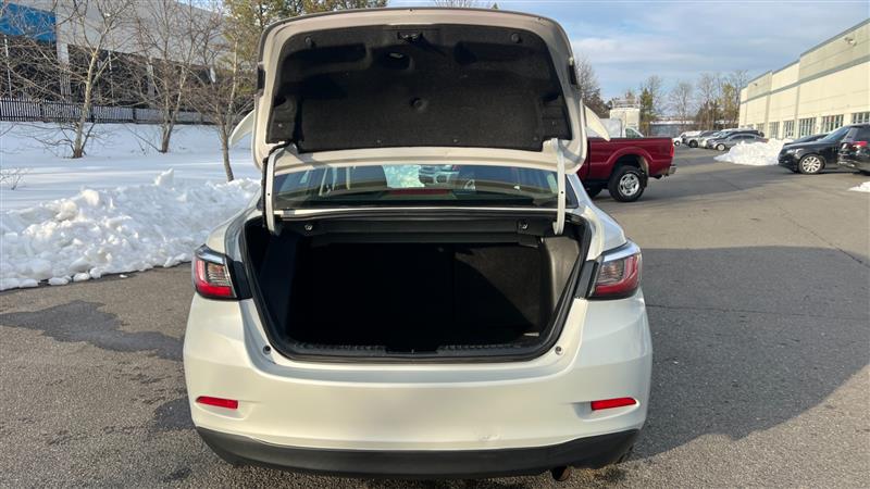 2019 Toyota Yaris LE - Photo 29