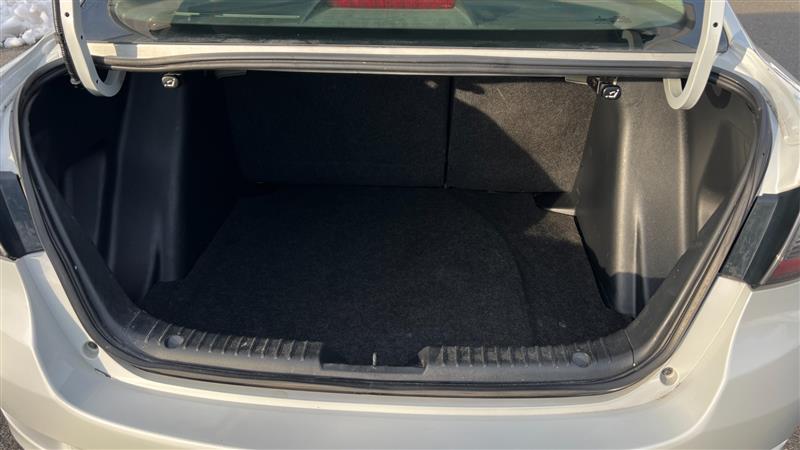 2019 Toyota Yaris LE - Photo 30
