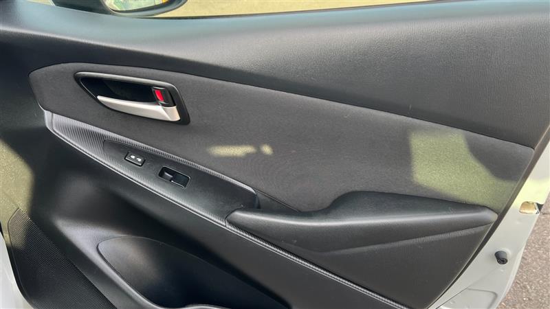 2019 Toyota Yaris LE - Photo 39
