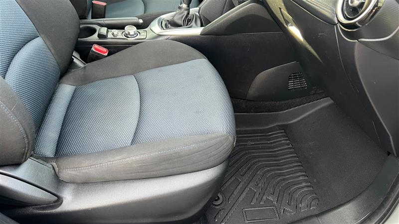 2019 Toyota Yaris LE - Photo 36