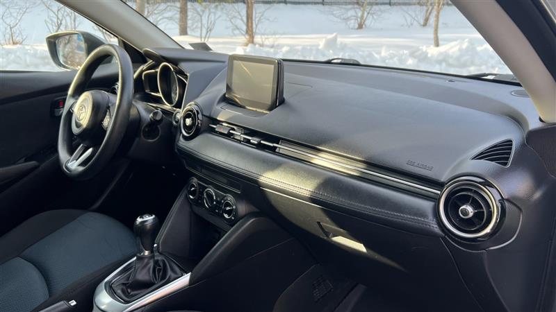 2019 Toyota Yaris LE - Photo 37