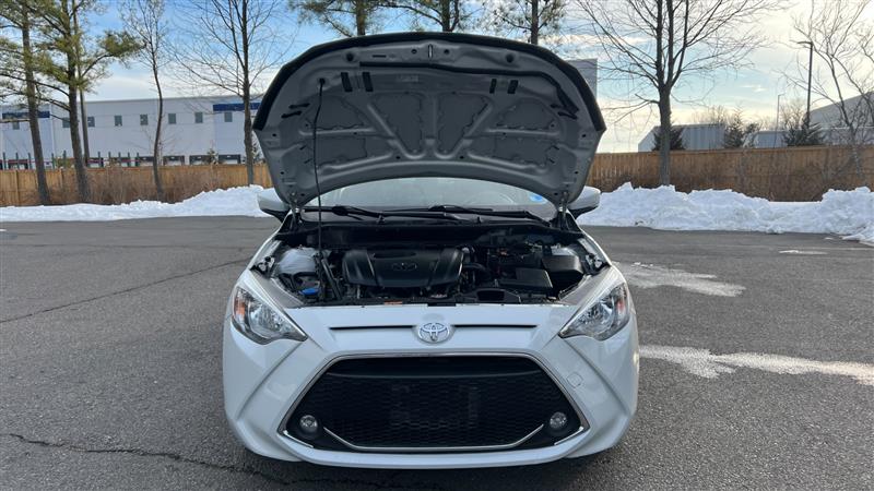 2019 Toyota Yaris LE - Photo 4