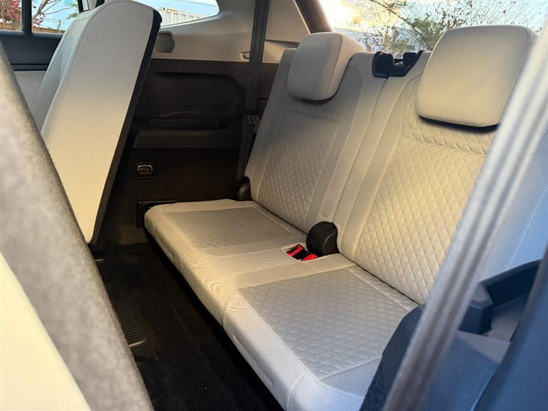 2018 Volkswagen Tiguan S - Photo 37