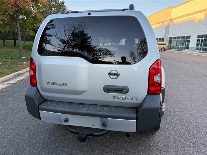 Vehicle photo 12