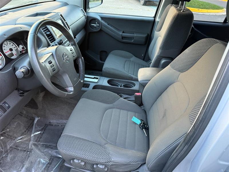 Vehicle photo 24