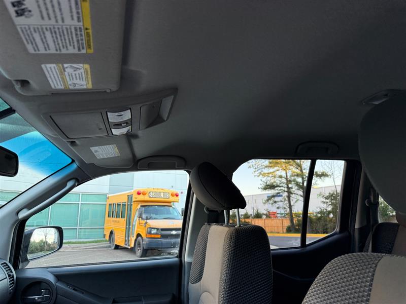 Vehicle photo 29