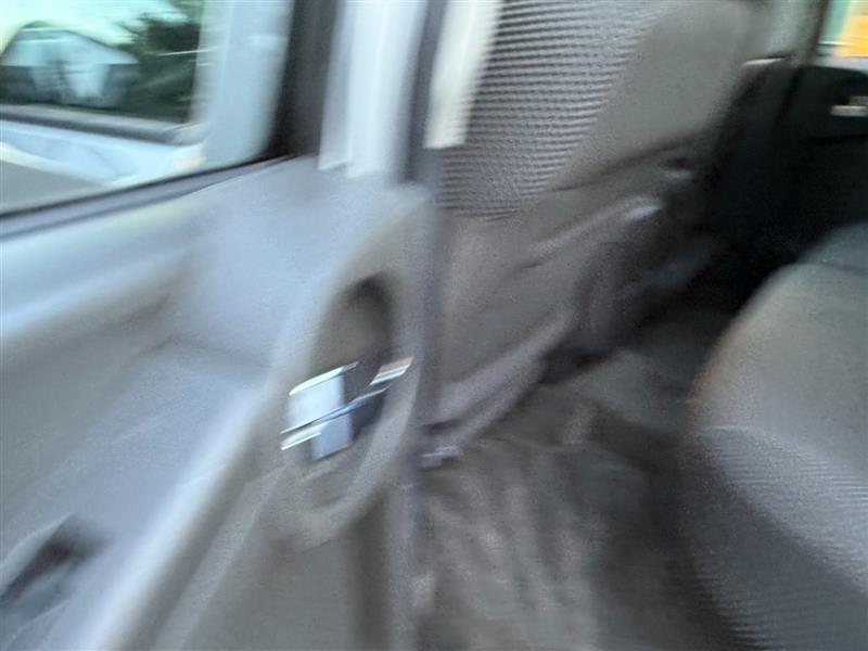 Vehicle photo 31