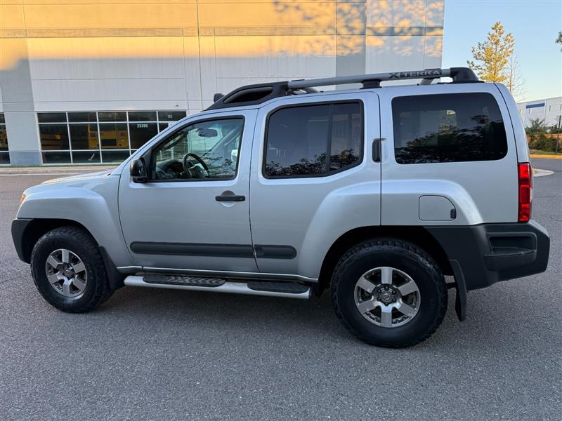 Vehicle photo 9