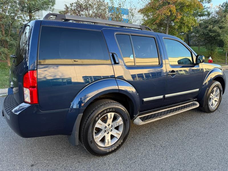 Vehicle photo 12