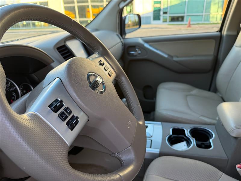 Vehicle photo 24