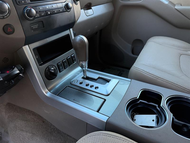 Vehicle photo 25