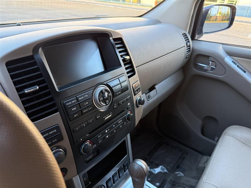 Vehicle photo 26