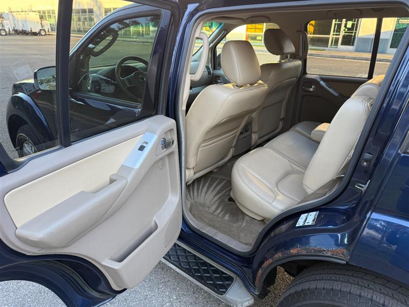 Vehicle photo 29
