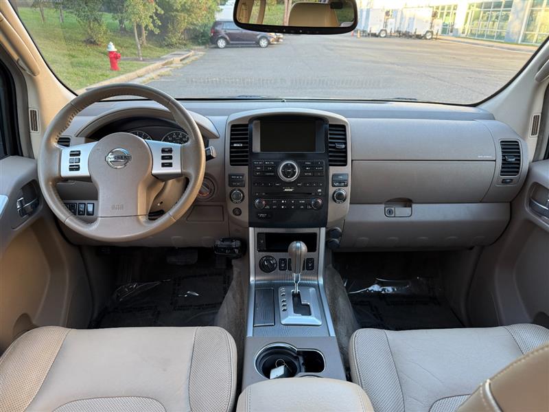 Vehicle photo 34