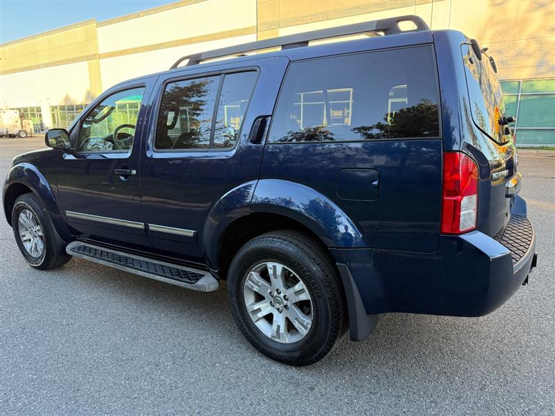 Vehicle photo 8
