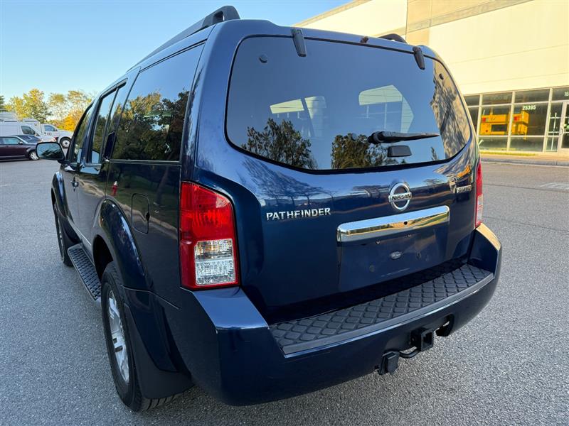 Vehicle photo 9