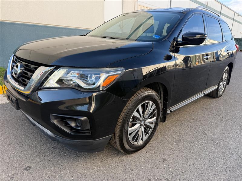 2018 Nissan Pathfinder S 4WD's photo