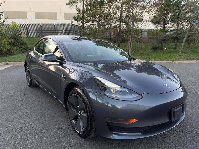 Vehicle photo 11