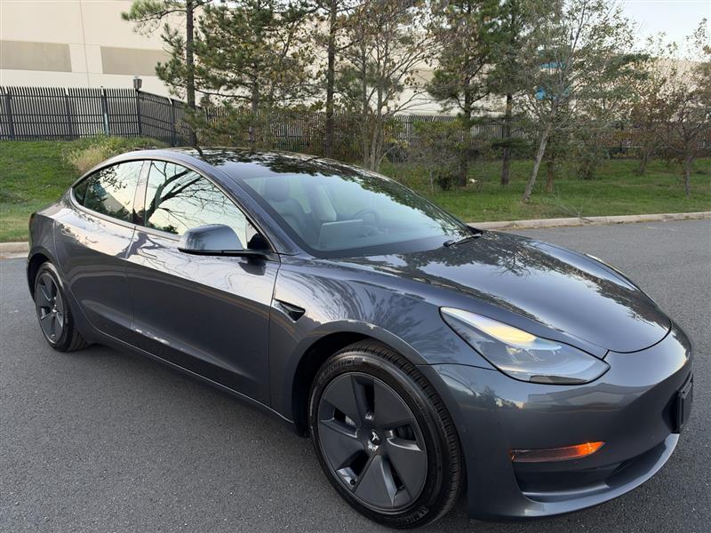 Vehicle photo 12