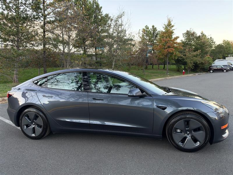 Vehicle photo 15