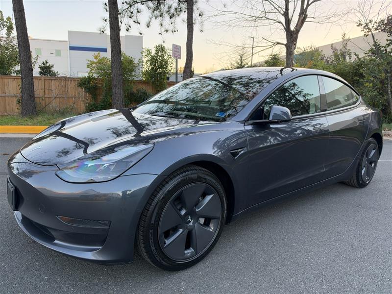 Vehicle photo 2