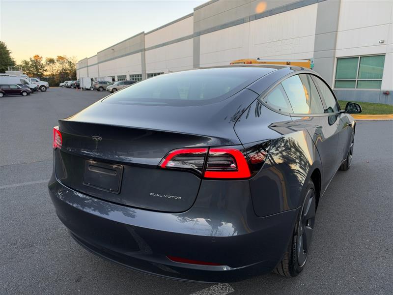 Vehicle photo 20