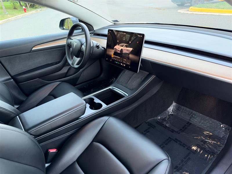 Vehicle photo 34