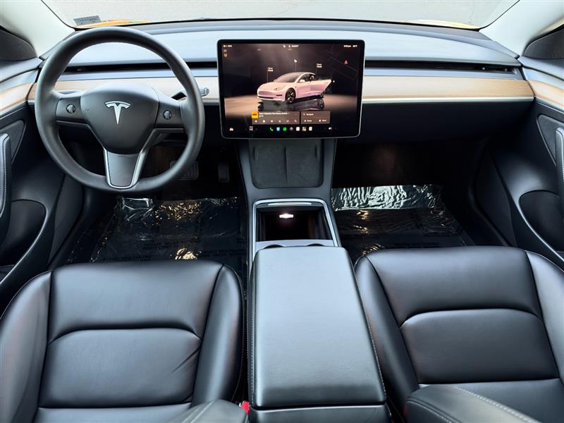 Vehicle photo 35
