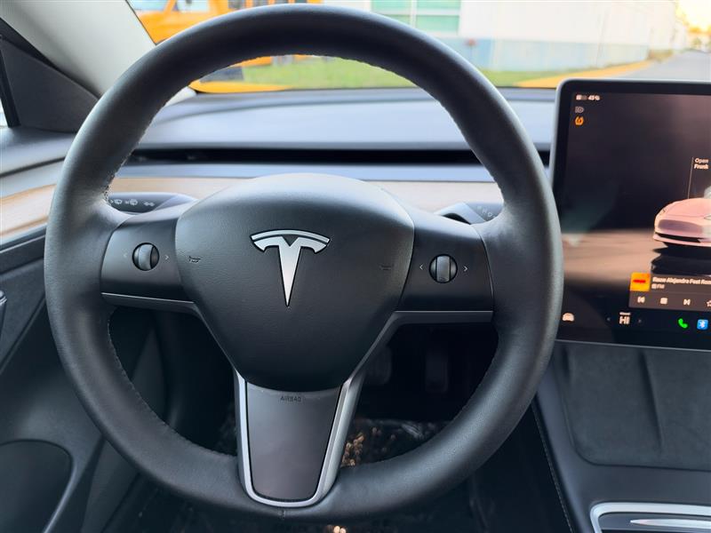 Vehicle photo 36