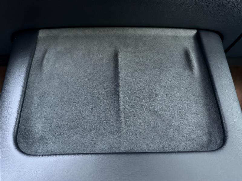 Vehicle photo 41