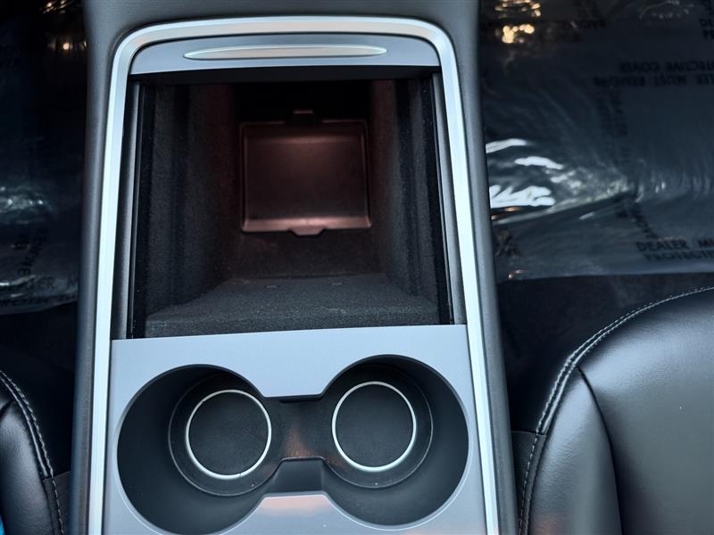 Vehicle photo 42