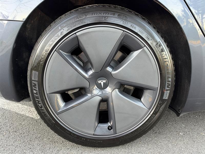 Vehicle photo 50