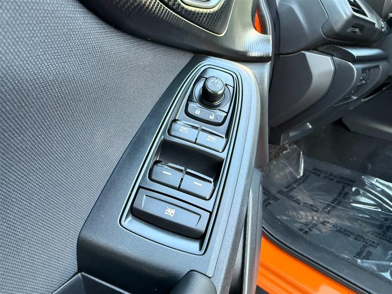 Vehicle photo 17