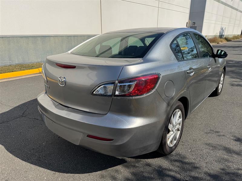 Vehicle photo 16