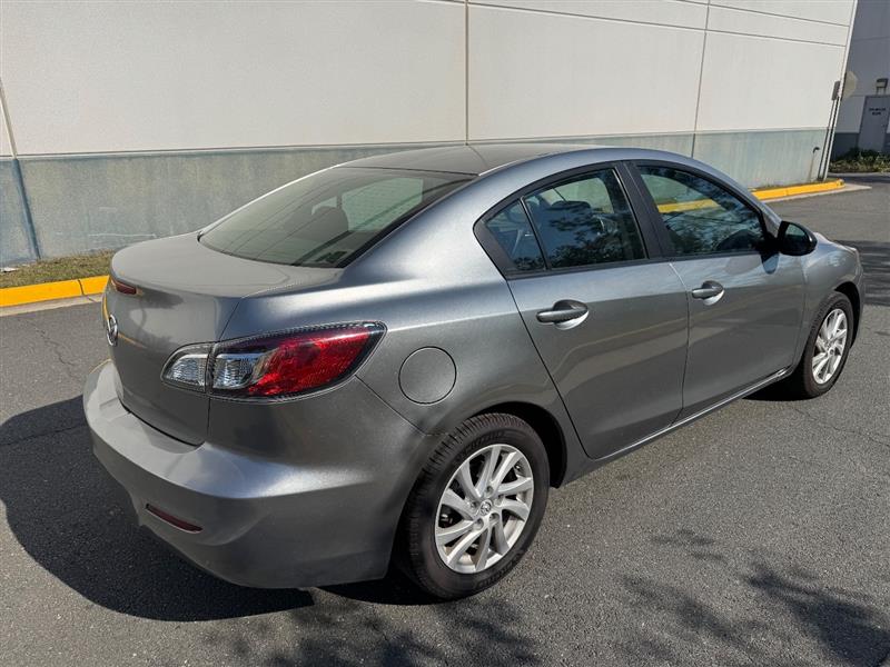 Vehicle photo 17